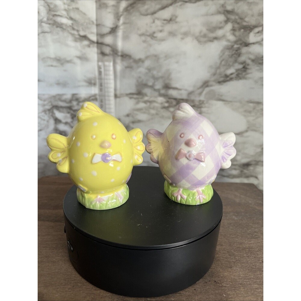 Easter Salt & Pepper Shakers Set Yellow Chick White Purple Chick Spring Chickens